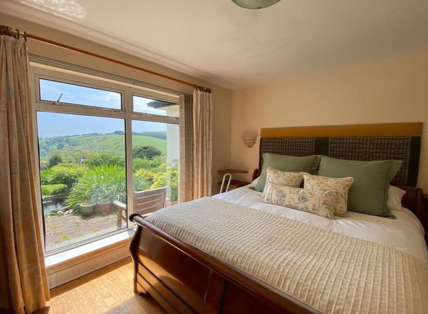 Castlelands, Castlepark, Kinsale, P17FR96