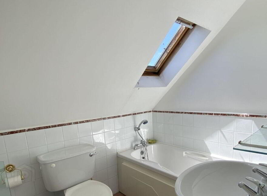 Castlelands, Castlepark, Kinsale, P17FR96