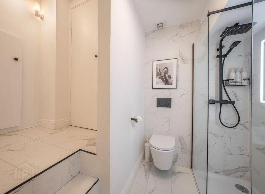 Apartment 3 Craig House Summercove, Kinsale, P17D262