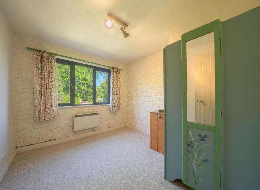 Teach Na Geal, Summercove, P17KD45