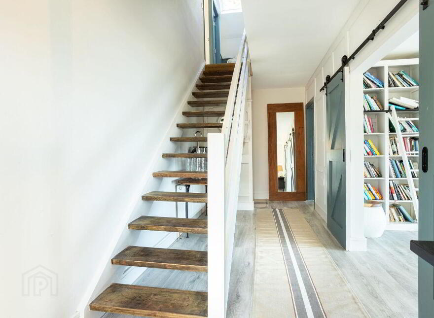 Sandycove, Kinsale, P17A328