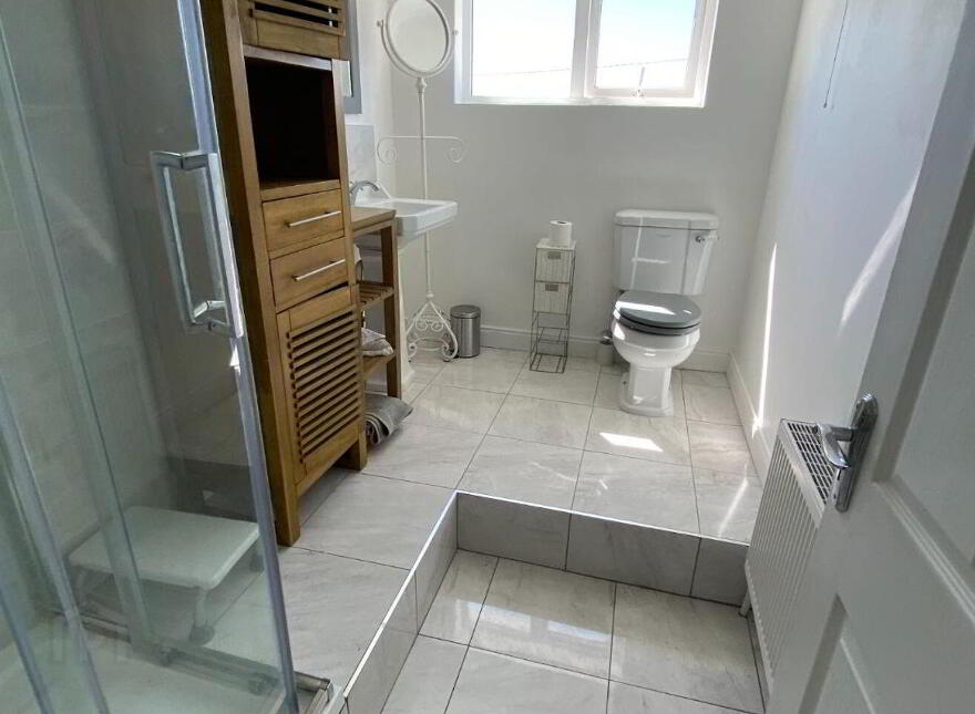 Sandycove, Kinsale, P17A328