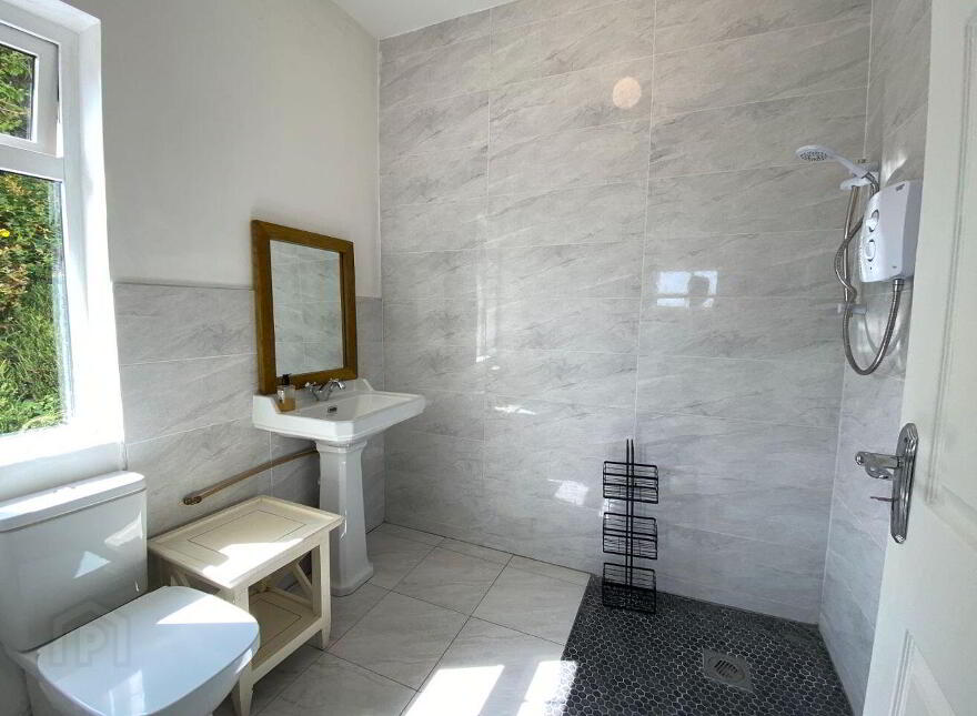 Sandycove, Kinsale, P17A328