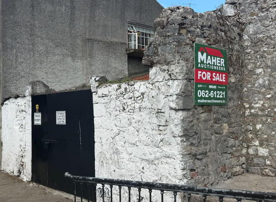 Off Main St, Cashel photo