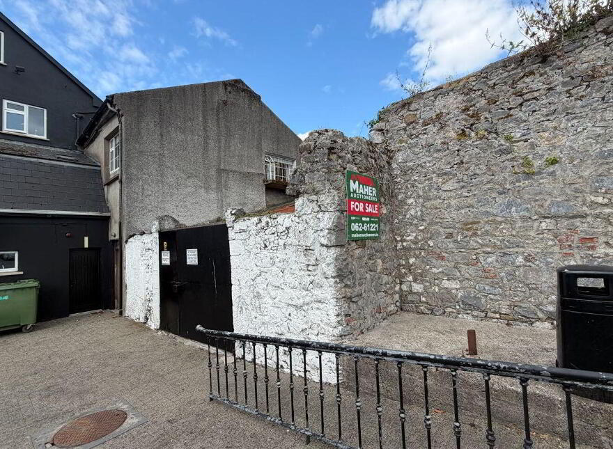 Off Main St, Cashel