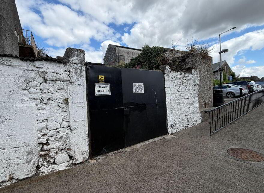 Off Main St, Cashel