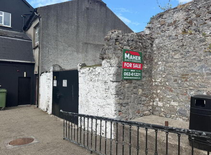 Off Main St, Cashel