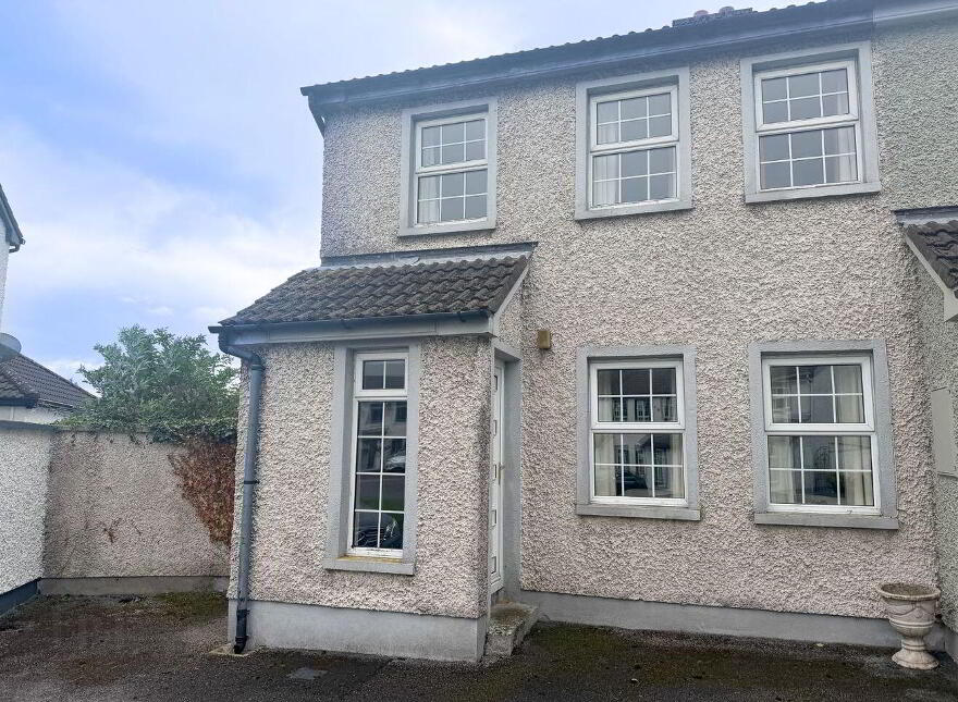 34 Beechpark, Cahir, E21VX01 photo