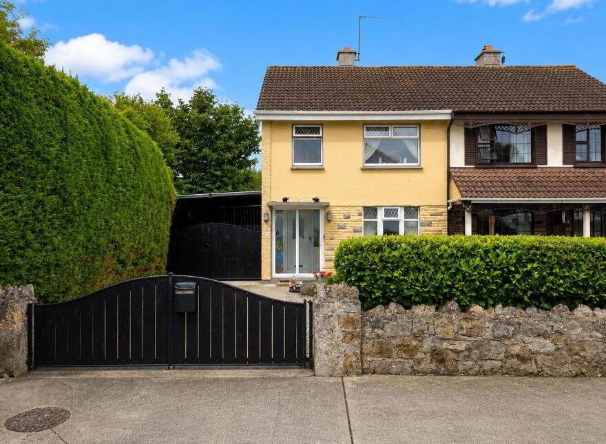 26 Beechmount Avenue, Clara, R35NN93 photo