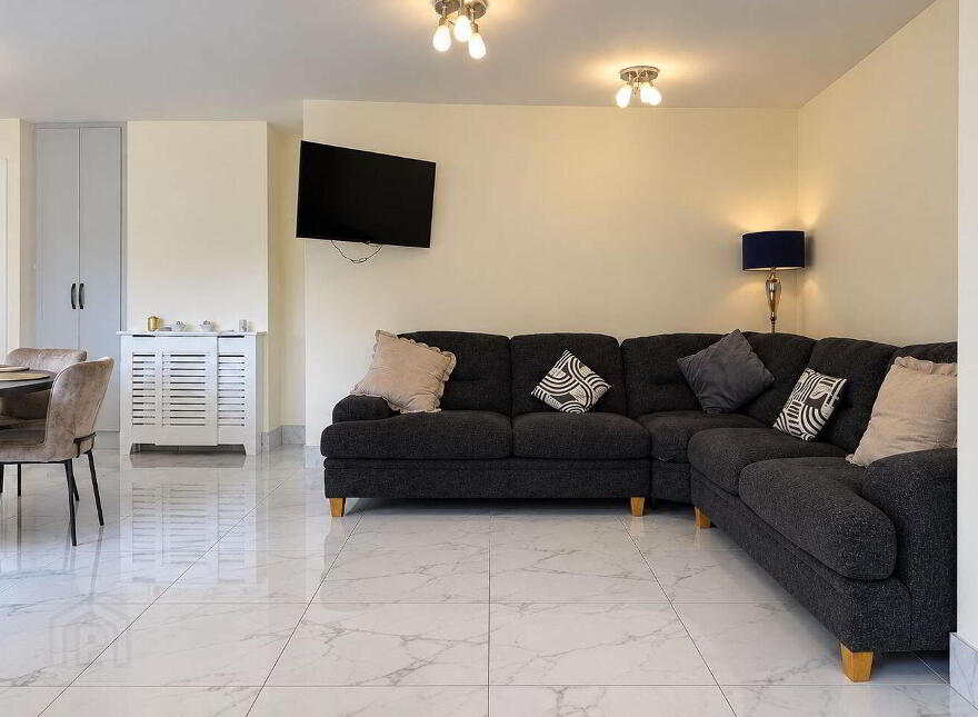 Knockowen Road, Tullamore, R35WC93