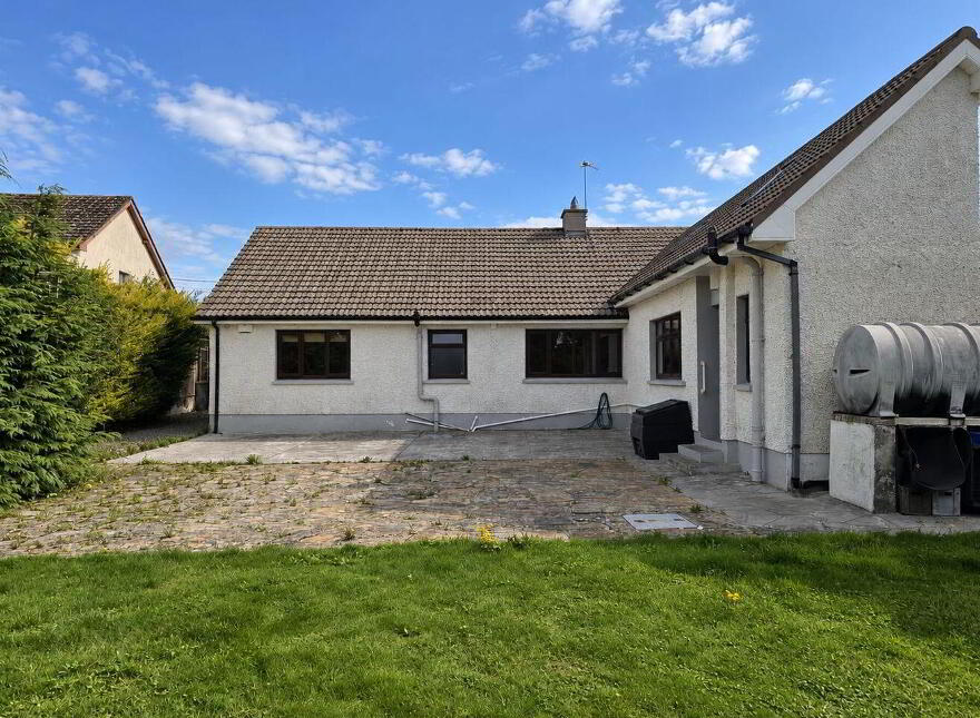Knockowen Road, Tullamore, R35WC93