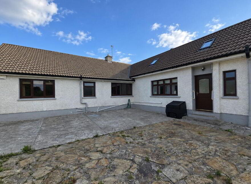 Knockowen Road, Tullamore, R35WC93
