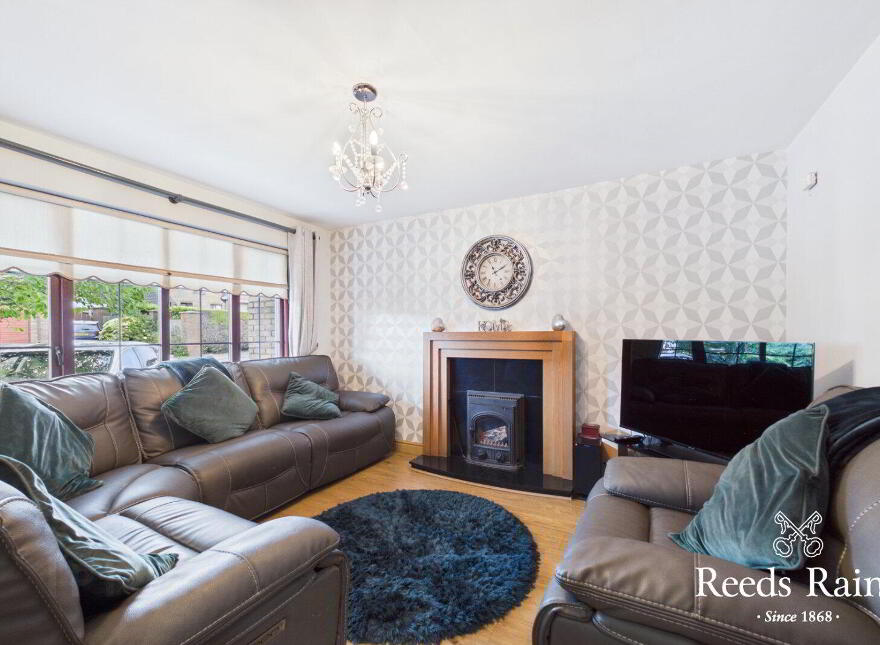 8 Highfields Avenue, Lisburn, BT28 3GE