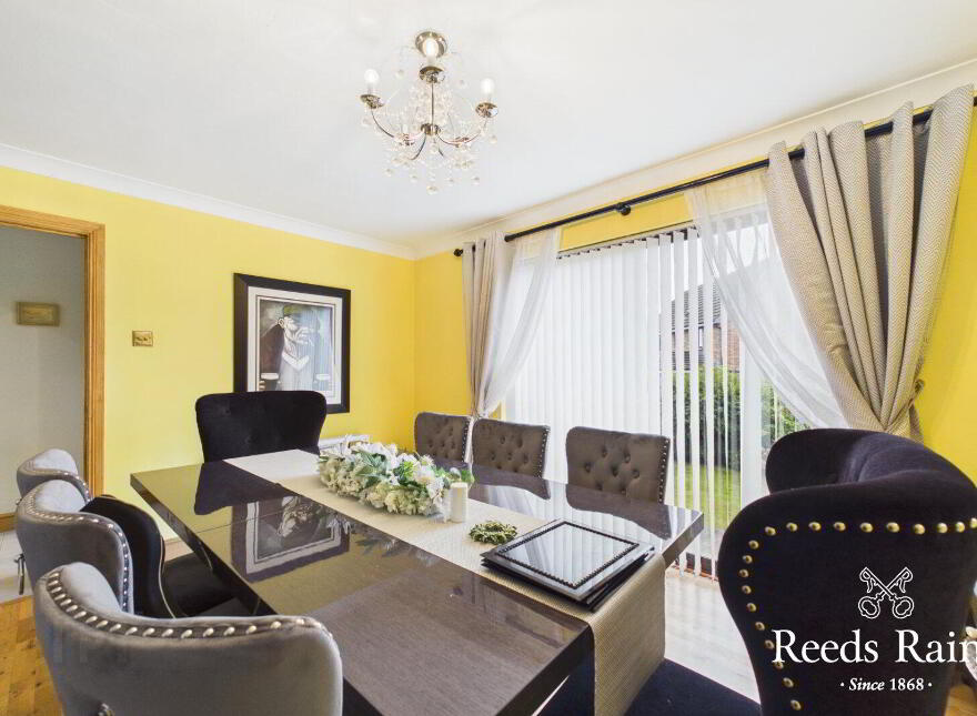 8 Highfields Avenue, Lisburn, BT28 3GE