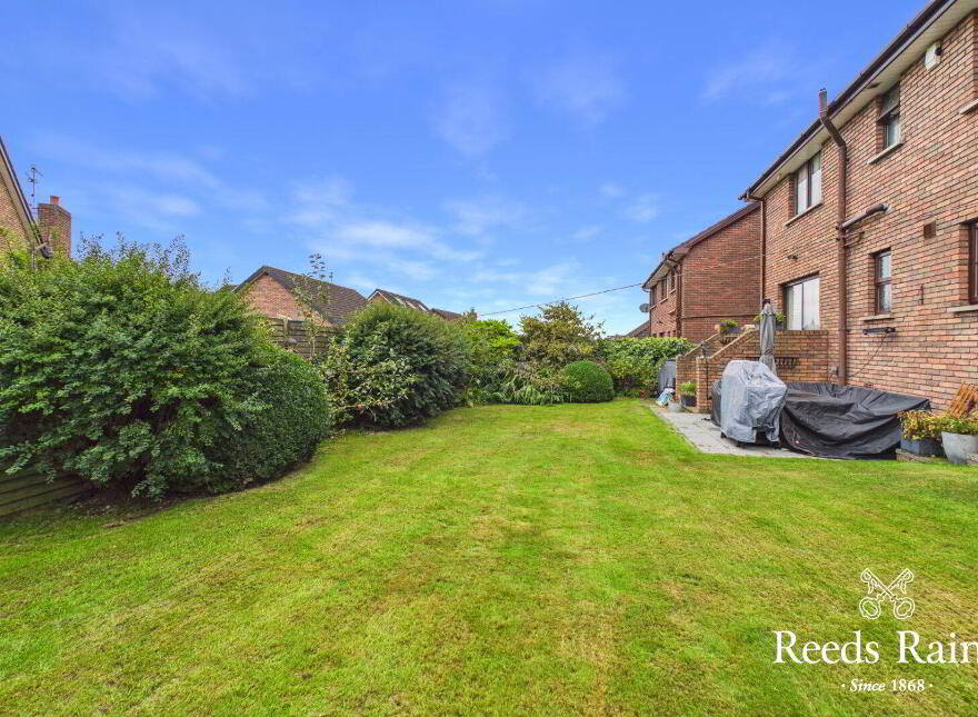 8 Highfields Avenue, Lisburn, BT28 3GE