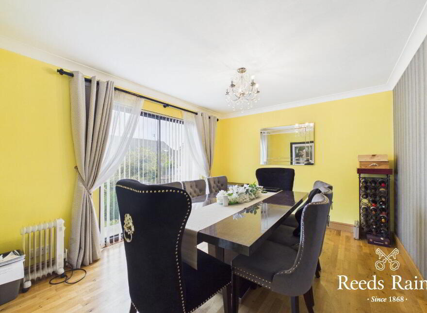 8 Highfields Avenue, Lisburn, BT28 3GE