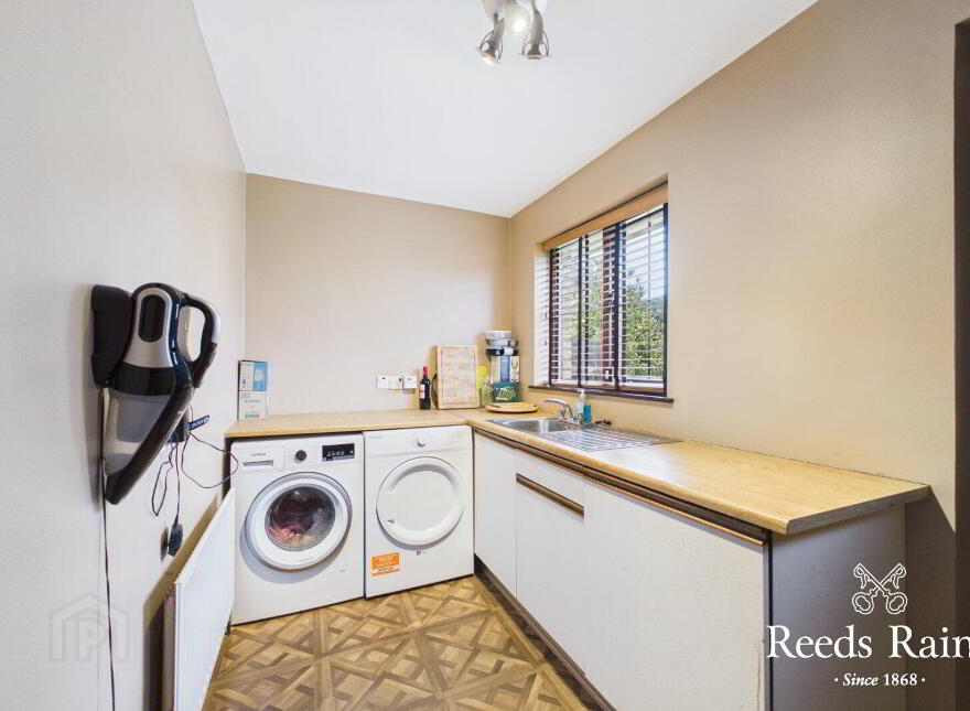 8 Highfields Avenue, Lisburn, BT28 3GE