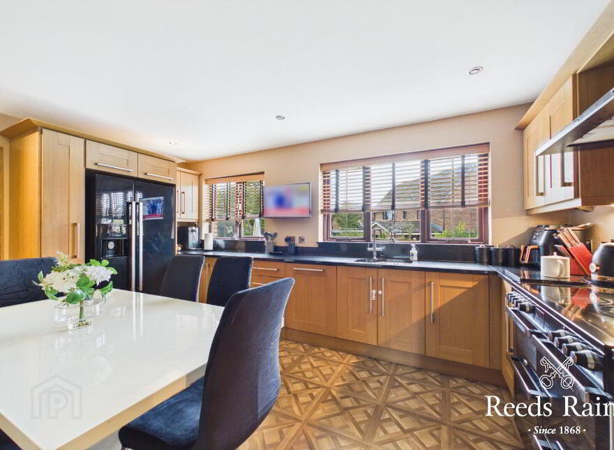 8 Highfields Avenue, Lisburn, BT28 3GE