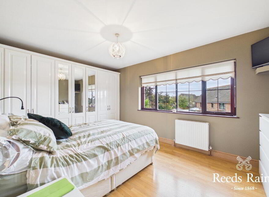 8 Highfields Avenue, Lisburn, BT28 3GE