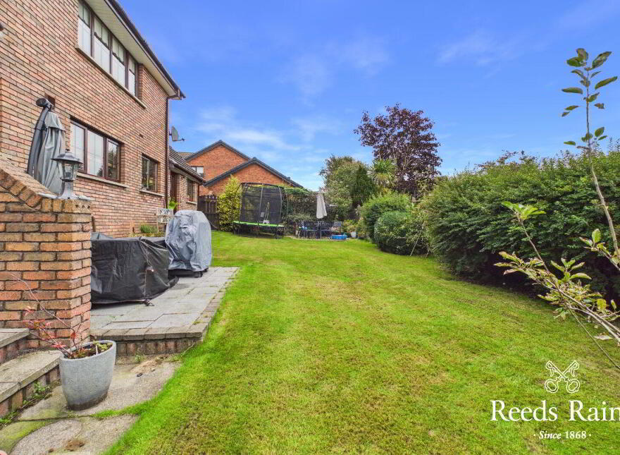 8 Highfields Avenue, Lisburn, BT28 3GE