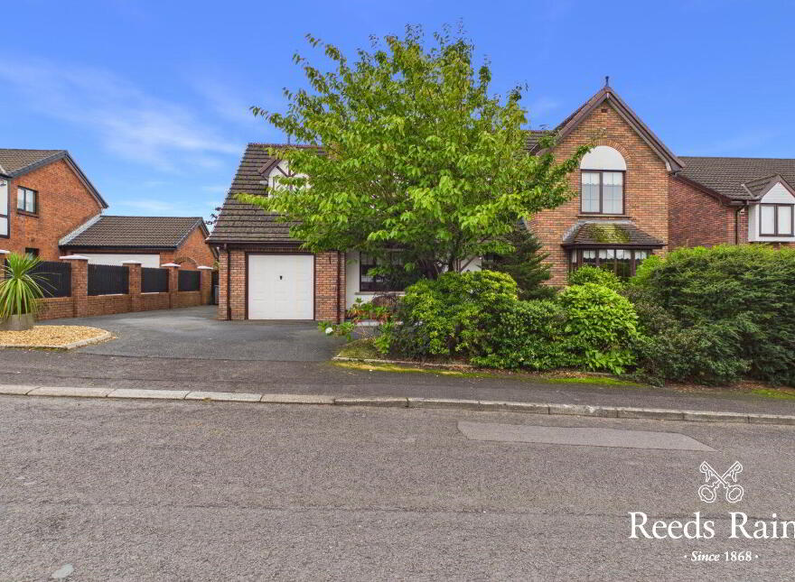 8 Highfields Avenue, Lisburn, BT28 3GE