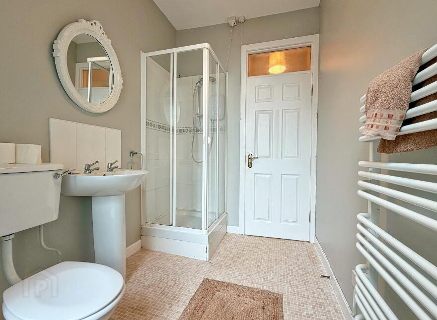 2 Golden Sands Apartments, 44-46 Main Street, Portrush, BT56 8BL