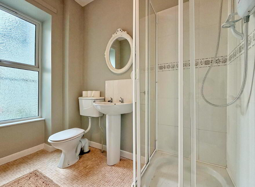 2 Golden Sands Apartments, 44-46 Main Street, Portrush, BT56 8BL