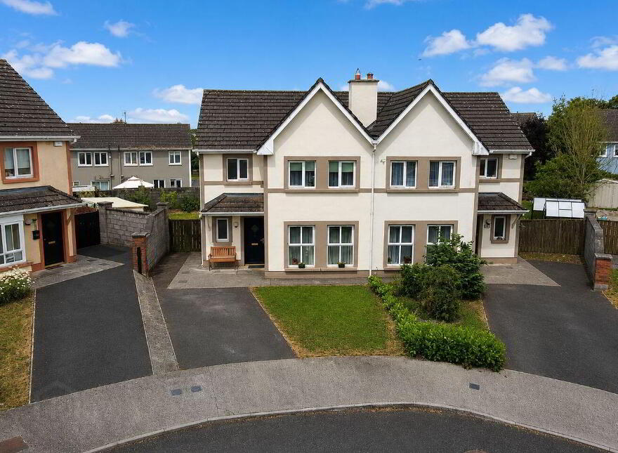 33 Philips Vale, Daingean, R35YY77