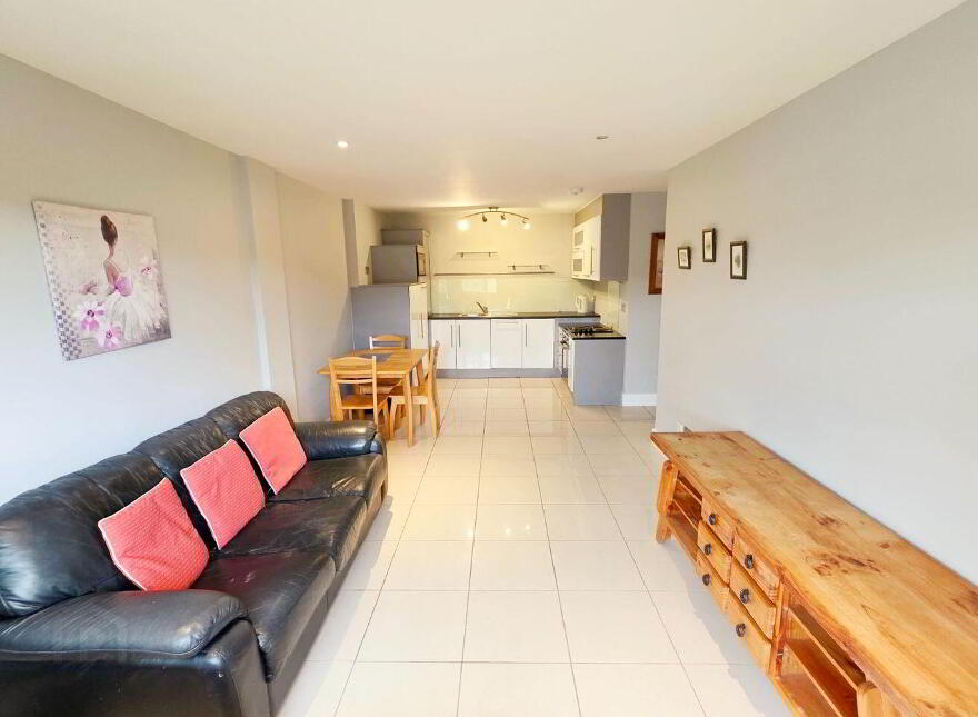 Apartment 81 Cúirt Seoige, Bohermore, H91AK57