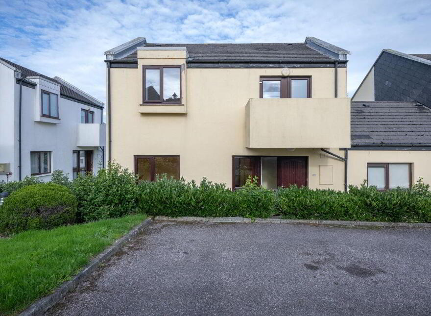 11 Carleton Village, Golf Links Road, Youghal, P36DA03