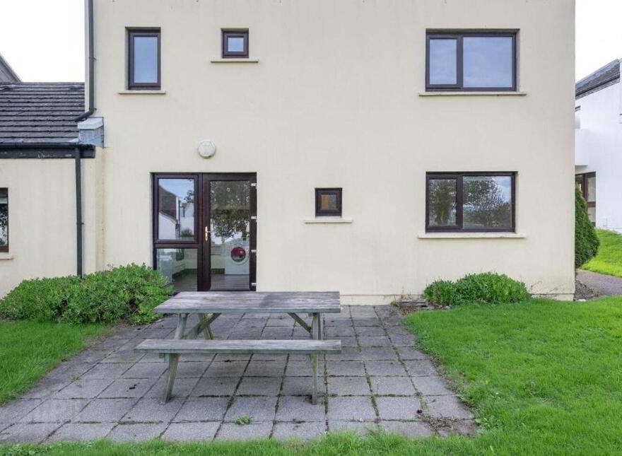 11 Carleton Village, Golf Links Road, Youghal, P36DA03