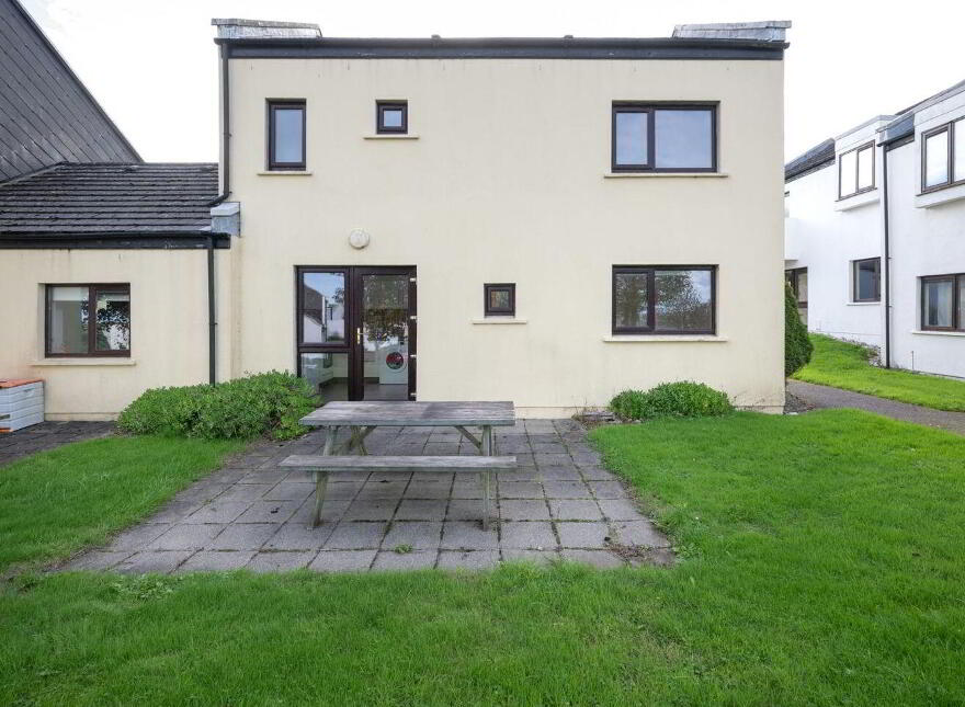 11 Carleton Village, Golf Links Road, Youghal, P36DA03