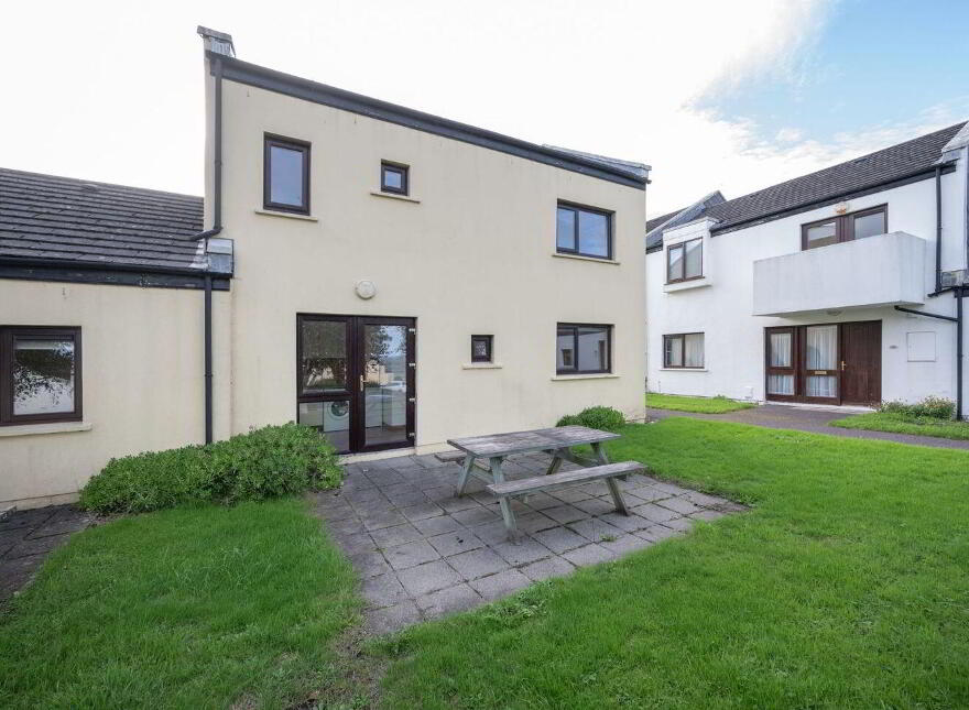 11 Carleton Village, Golf Links Road, Youghal, P36DA03