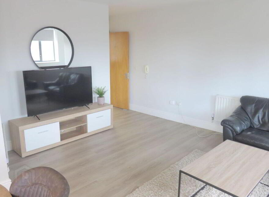 Apartment 8 Newmarket Hall, The Coombe, The Coombe, D08W659