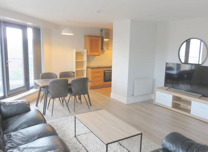 Apartment 8 Newmarket Hall, The Coombe, The Coombe, D08W659