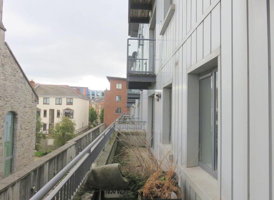 Apartment 8 Newmarket Hall, The Coombe, The Coombe, D08W659