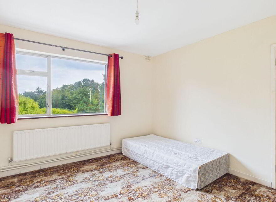 10 Curragh Park, Tuam, H54E825