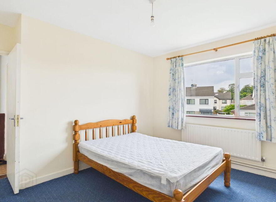 10 Curragh Park, Tuam, H54E825