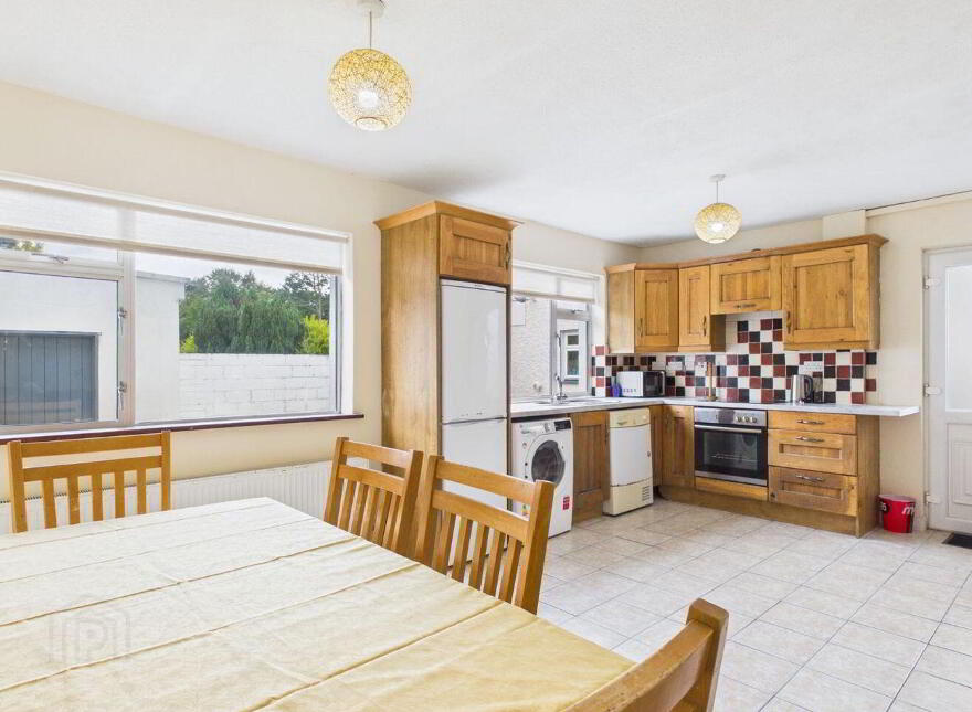 10 Curragh Park, Tuam, H54E825