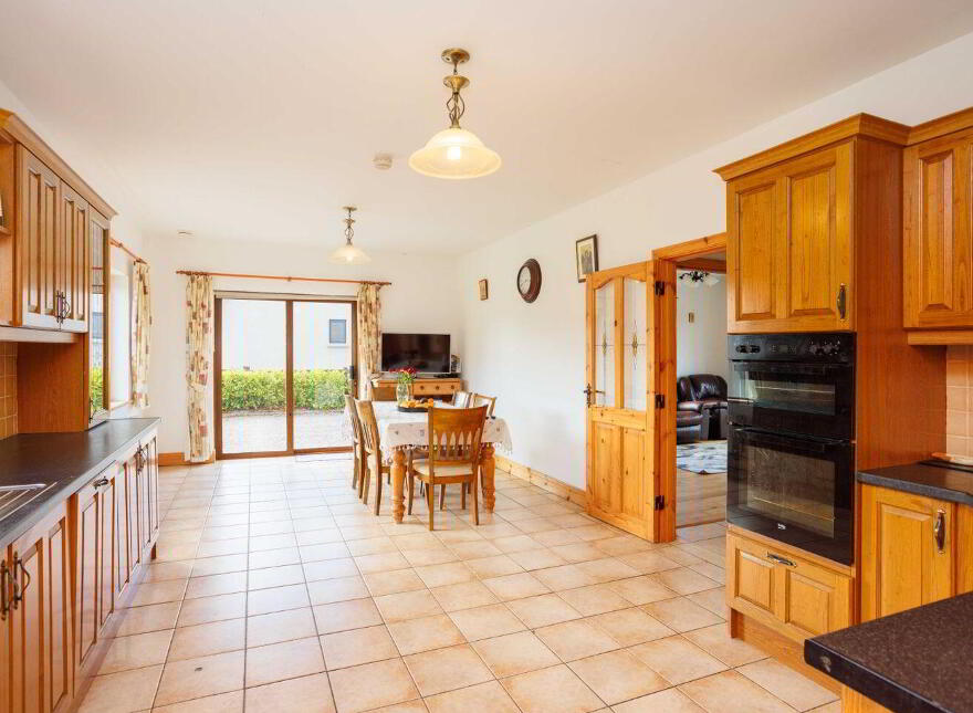 Knocknageeha, Gneeveguilla, Rathmore, P51N6P4