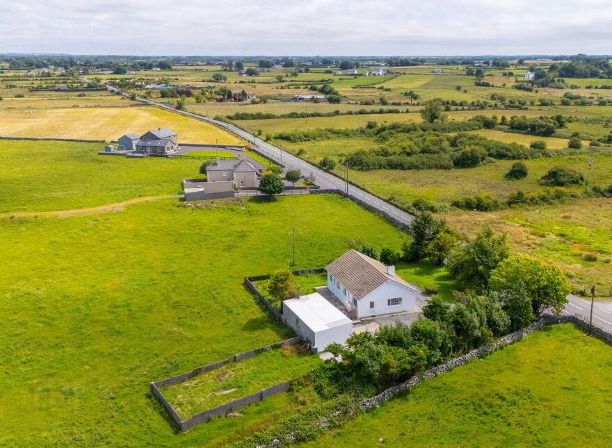 Claremorris Road, Friarsquarter, Ballinrobe, F31DX37