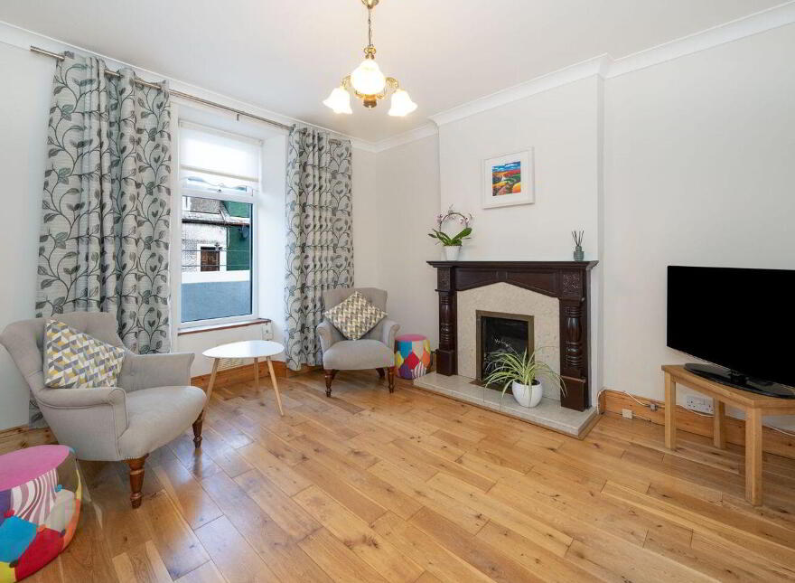 12 Saint Joseph's Terrace, Gould Street, The Lough, T12K7PX