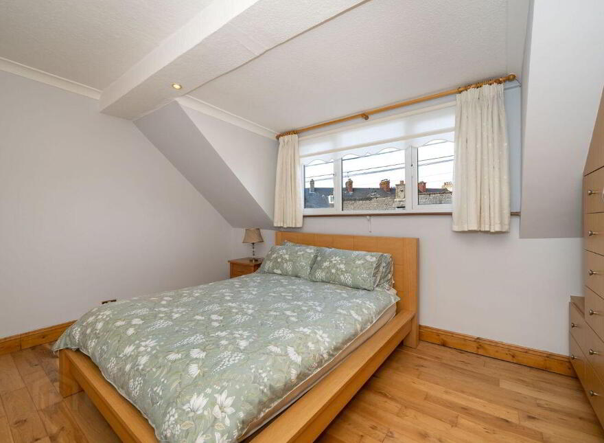 12 Saint Joseph's Terrace, Gould Street, The Lough, T12K7PX