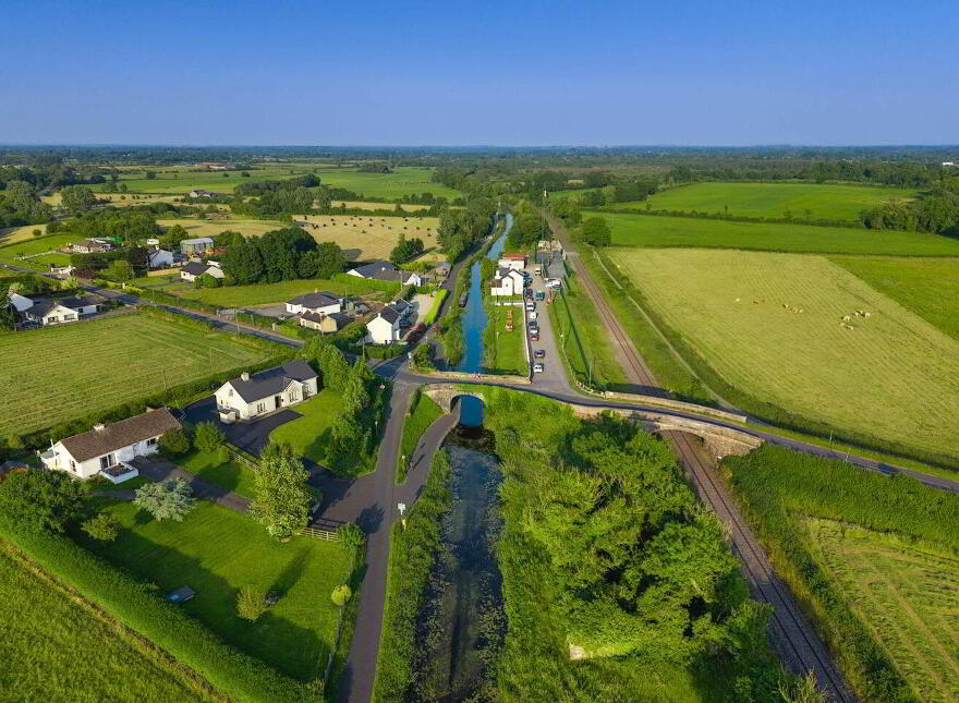 The Hollies, Ballivor, C15K7T8