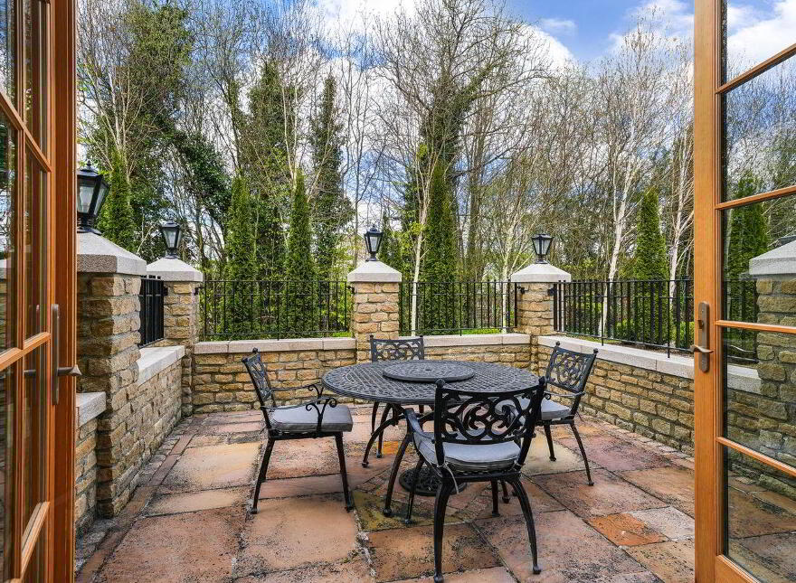 An Teach Buí, Rathmore, Athboy, C15T1W3