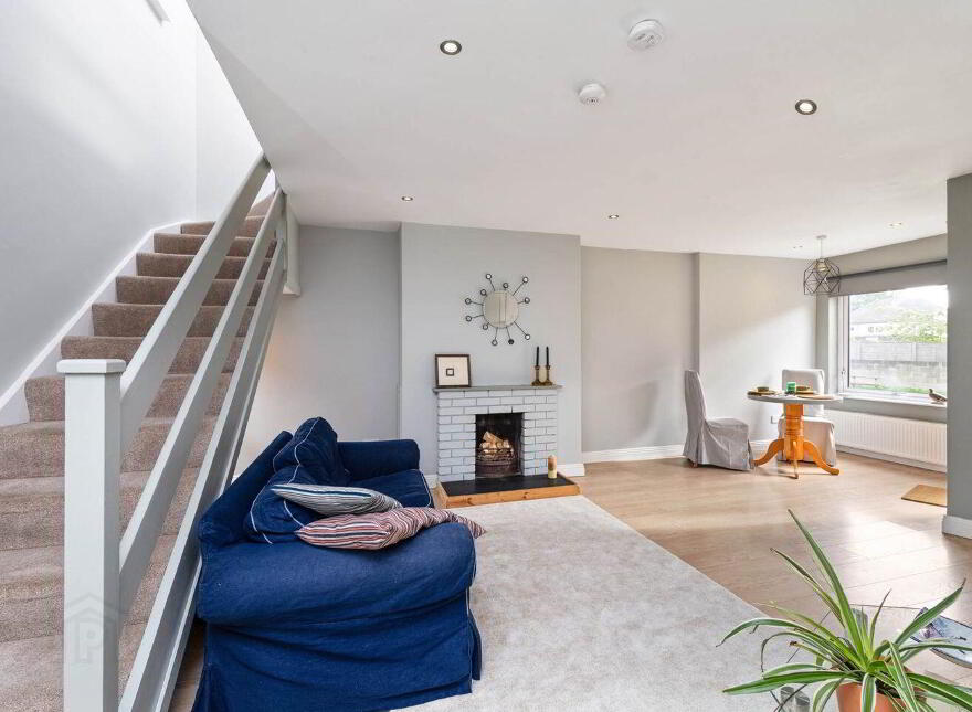 4 Mews Lucerne, 39 Castle Avenue, Clontarf, Clontarf, D03E725