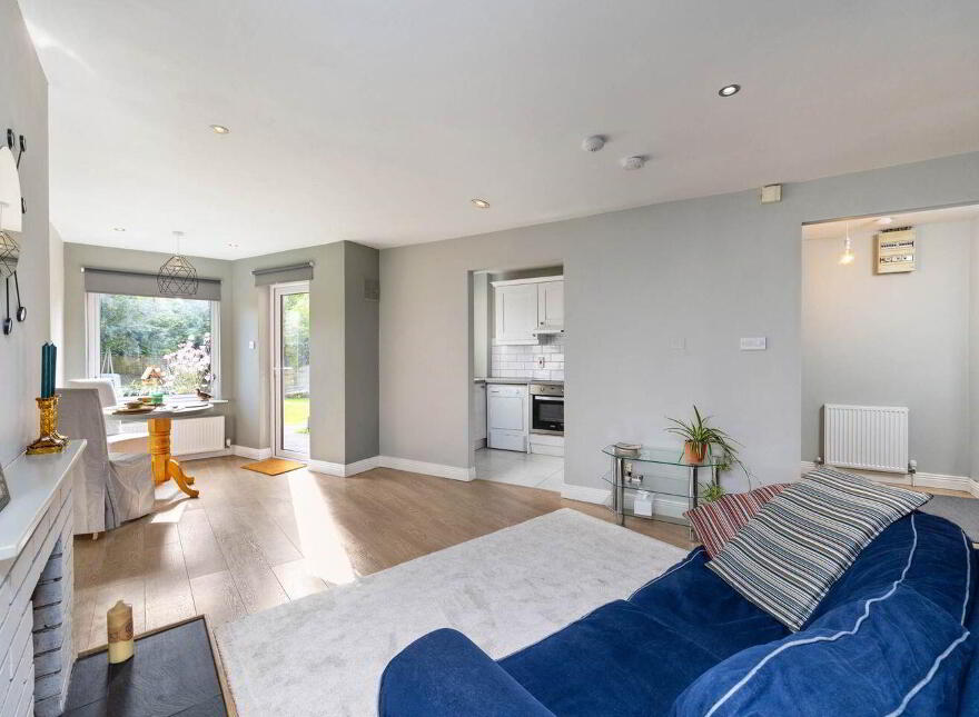 4 Mews Lucerne, 39 Castle Avenue, Clontarf, Clontarf, D03E725
