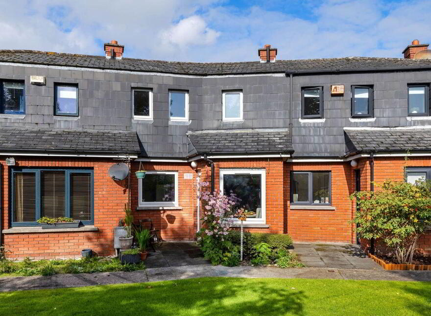 4 Mews Lucerne, 39 Castle Avenue, Clontarf, Clontarf, D03E725
