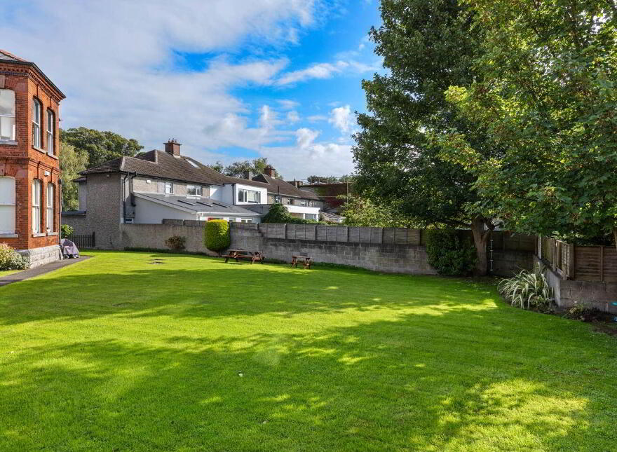 4 Mews Lucerne, 39 Castle Avenue, Clontarf, Clontarf, D03E725