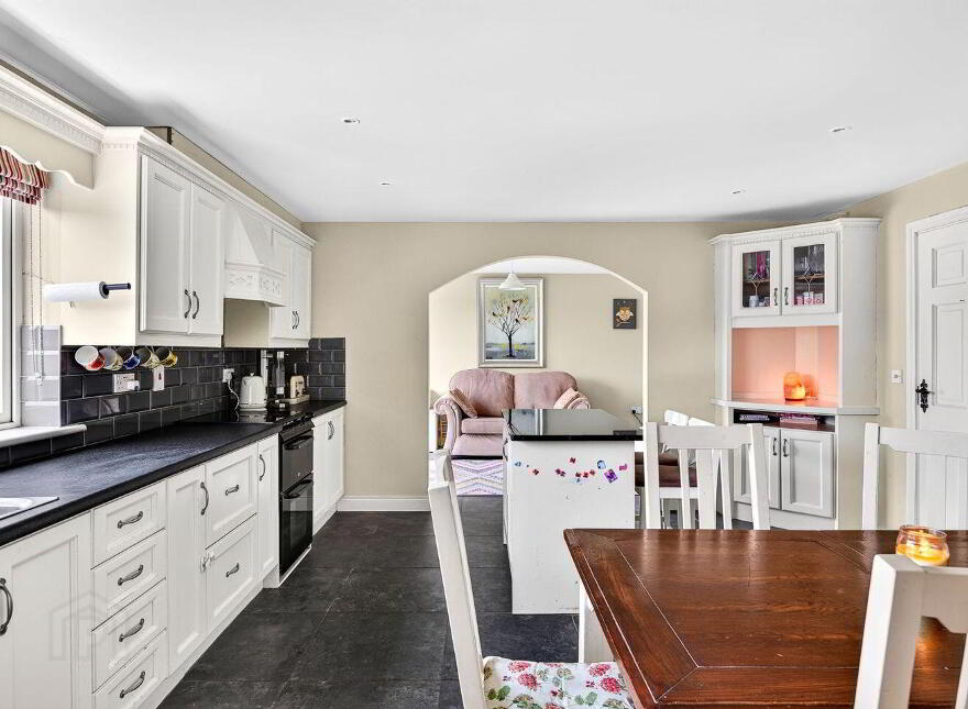Market Hill, Ballymore, N91F2R2